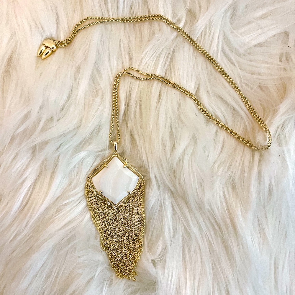 Kendra Scott | Kingston Necklace in Gold and Ivory Pearl